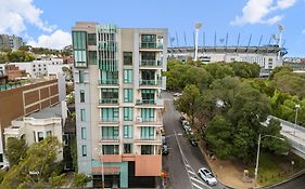 East Melbourne 2Br Apartment